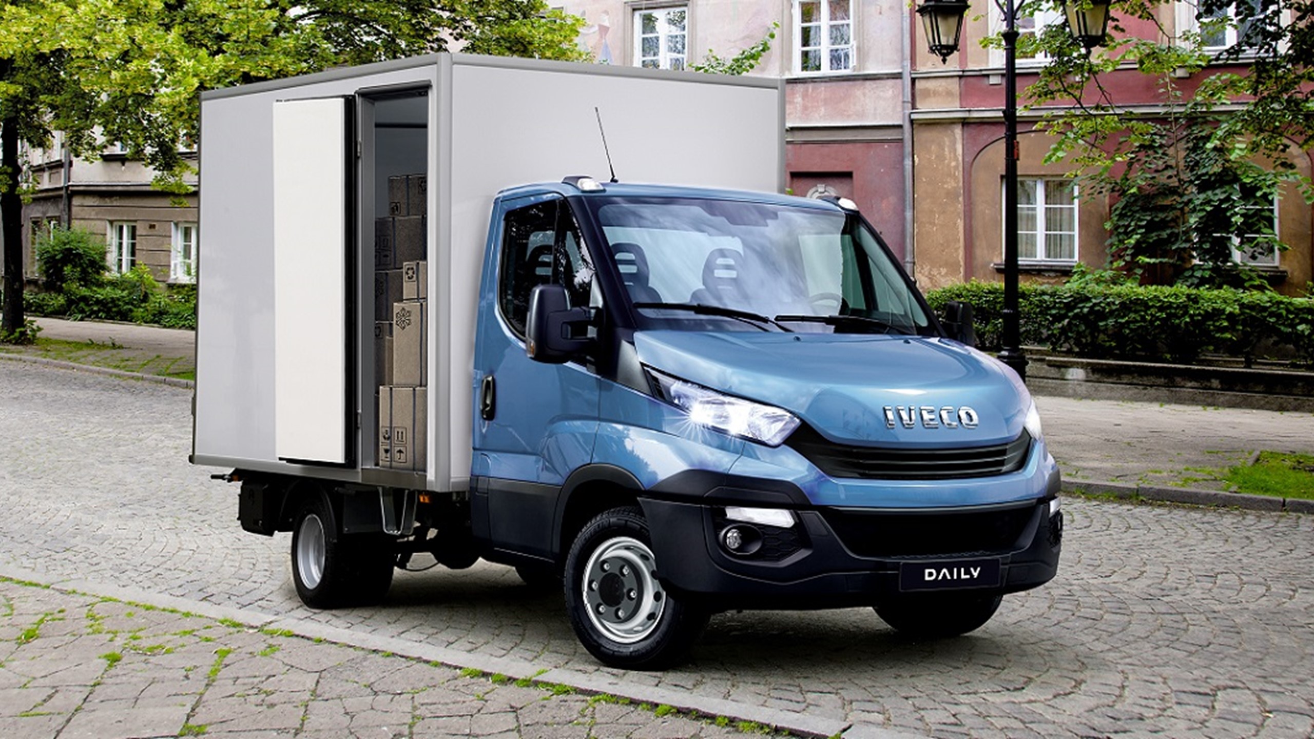 Iveco New Daily Boxes 25952061523 O 1140X600
