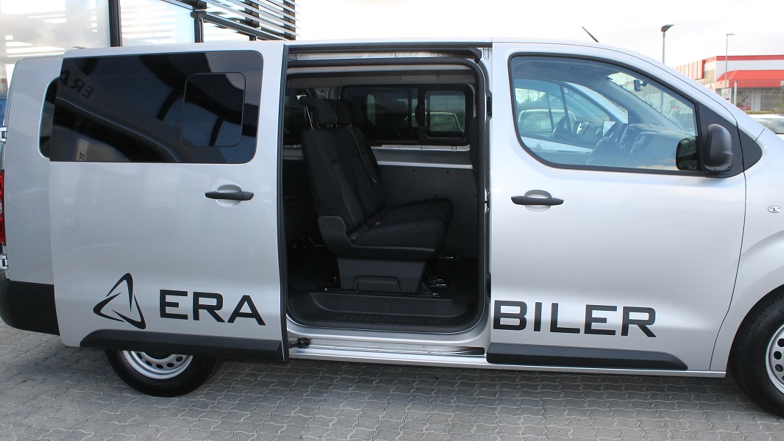 Toyota Proace Verso Era Side Graa 1140X600